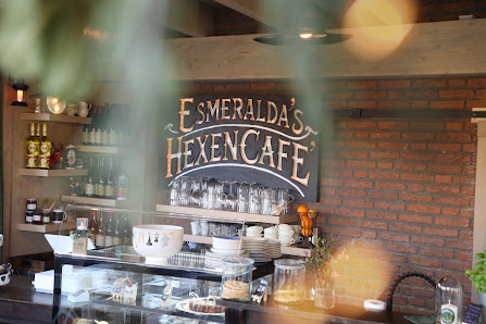 Esmeralda‘s Hexencafe – Bild