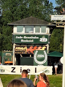 Pferderennbahn Hooksiel – Bild
